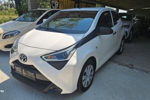 Toyota Aygo 1.0 VVT-i 72 CV 5 porte x-play