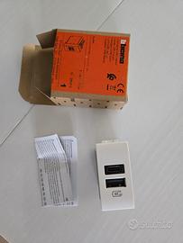 Bticino L4191AC Caricatore USB con Due Ingressi Ti