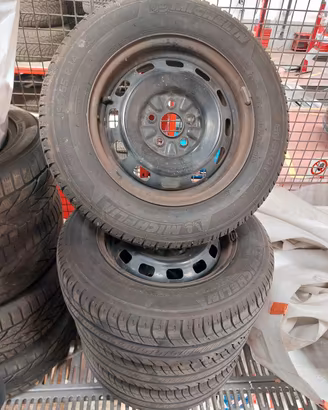 Cerchi in ferro con pneumatici 195/65R14