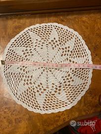 Centrini Ricamati Completamente a Mano