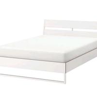 Letto e comodini Ikea