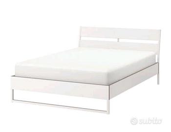 Letto e comodini Ikea