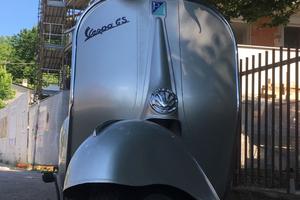 Vespa d'epoca modello Vs5