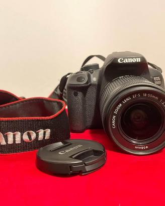 macchina fotografica Reflex Canon EOS 700D