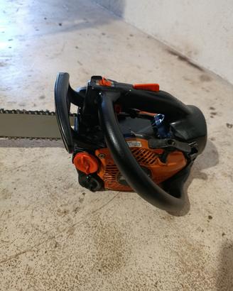 Motosega A Scoppio CS3911 Per Arboricoltura - 1100W, 12 1/4", Clone 2511T - Colore Rosso
