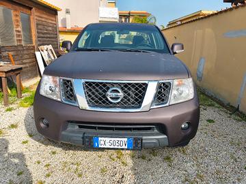 NISSAN NAVARA 