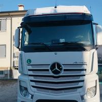 Trattore stradale Mercedes-Benz Actros 450
