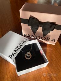 Collana cerchi intrecciati bicolore e pavè Pandora