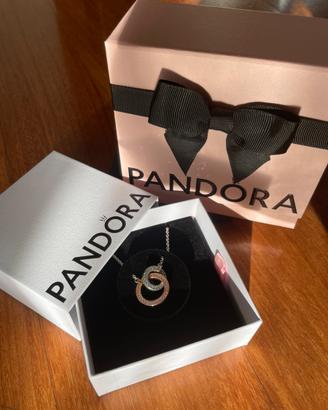 Collana cerchi intrecciati bicolore e pavè Pandora