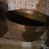 Grande vasca/pentolone antico in rame