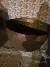 Grande vasca/pentolone antico in rame