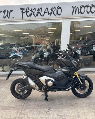 Honda X-ADV 750 2023 / Km 12.000 Tua a solo 104 Eu