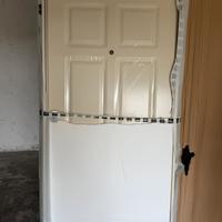 Porta blindata bianca della portacosfer nuova