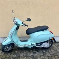 Vespa Primavera 125 – 2024 – 2.600 km Euro 4.600