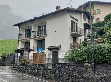 Immobile in asta di 100 m² con 2 locali e box auto