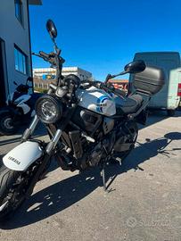 Yamaha XSR 700 BIANCA