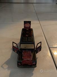 Macchinina land Rover e blue shark