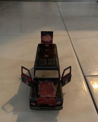 Macchinina land Rover e blue shark