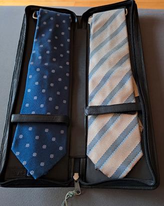 Cravatte e porta cravatte 