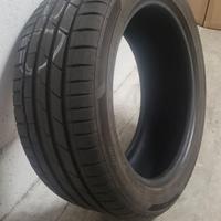 Treno di 4 gomme Hankook 245/45 ZR18