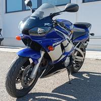 Moto Yamaha YZF-R6