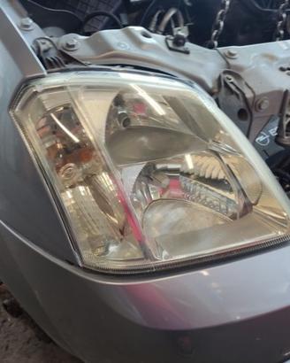 Proiettore destro OPEL MERIVA del 2004