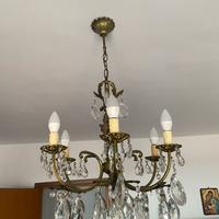 Lampadario con gocce di cristallo