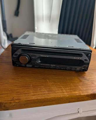 autoradio car CD- aux Sony cdx -gt 200