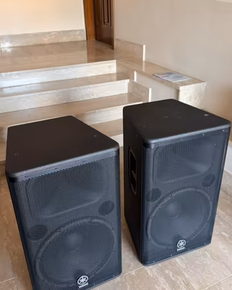 Coppia casse audio Yanaha DSR 115