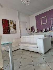 Divano Letto Angolare Bianco (Letto nuovo)