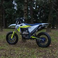 Husqvarna FS 450 targata Pronto pista