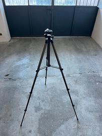 Treppiede Amazon Basics 135 cm – Pari al nuovo.