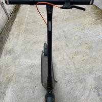 MONOPATTINO ELETTRICO NINEBOT EKICK SCOOTER E2 PRO