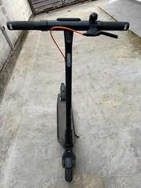 MONOPATTINO ELETTRICO NINEBOT EKICK SCOOTER E2 PRO