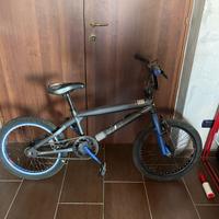 bicicletta BMX