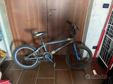 bicicletta BMX