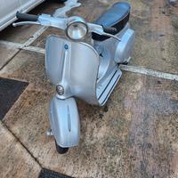 vespa 50 restaurata con libretto originale 
