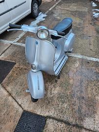 vespa 50 restaurata con libretto originale 