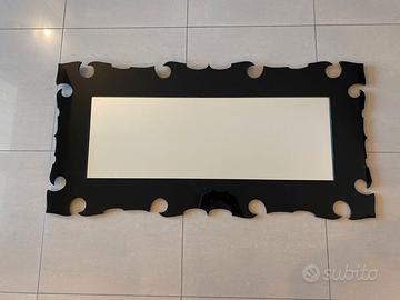 Specchio in metecrilato nero