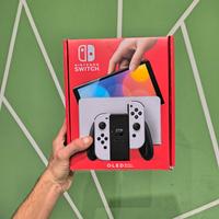 switch OLED con giochi 