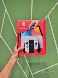 switch OLED con giochi 