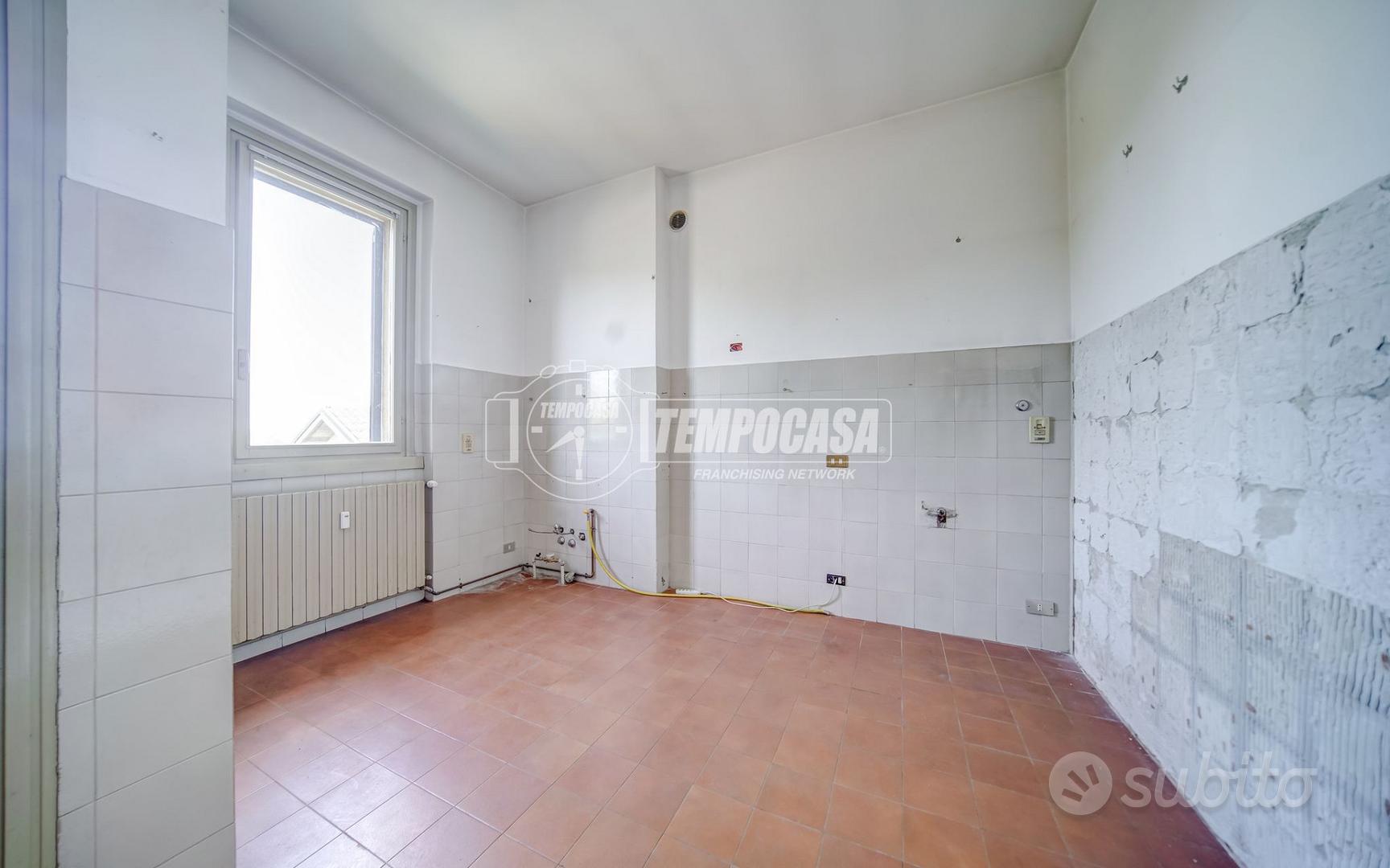 Apartment in Cassano Magnago, Santa Maria, Villa - Altro