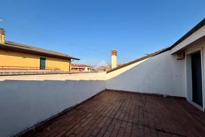 PORZIONE DI BIFAMILIARE A SONA