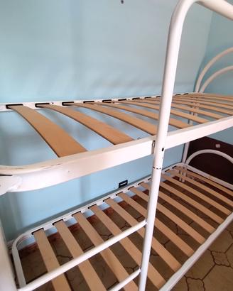 Letto a Castello bianco con materassi