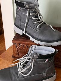 Stivaletti stringato