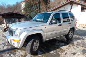 Jeep Cherokee 2.8 CRD Limited del 2003 (serie KJ) 