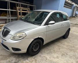 Lancia Ypsilon 1.3 MJT 75 CV Platino