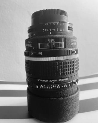 Nikon AF DC-Nikkor 105mm f/2D