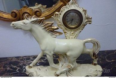CAVALLO PORCELLANA CON OROLOGIO MECCANICO KAISER