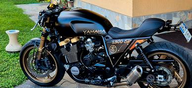 YamahaXJR 1300 Café Racer